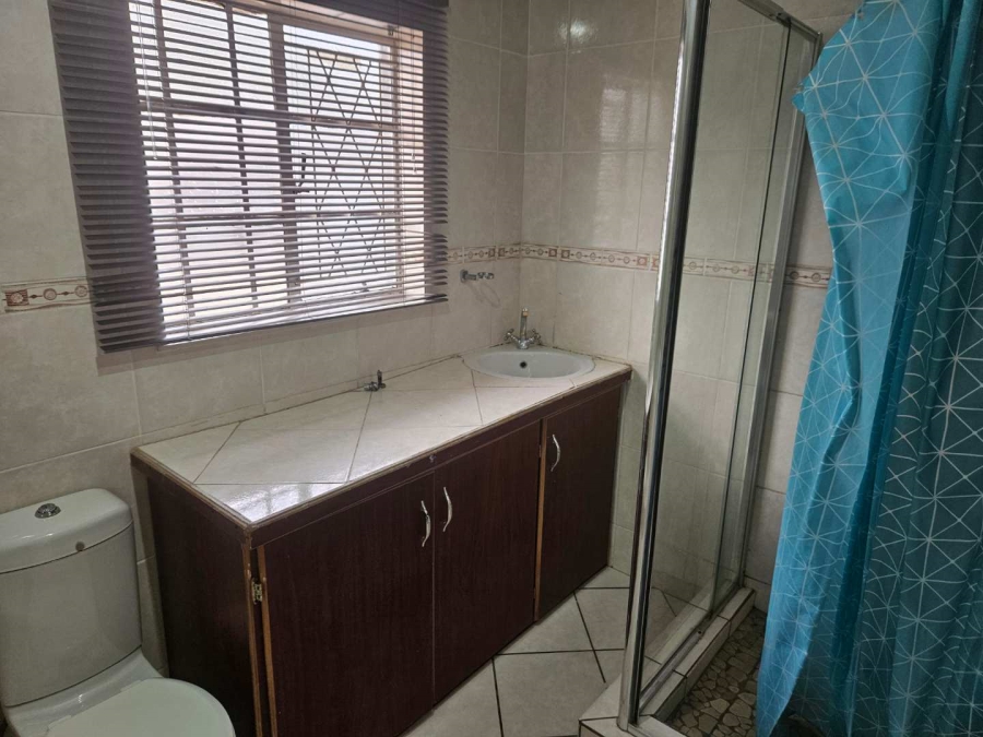 To Let 4 Bedroom Property for Rent in Verwoerdpark Northern Cape